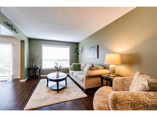 398 Sienna Crescent, Kitchener, ON - Indoor Photo Showing Living Room