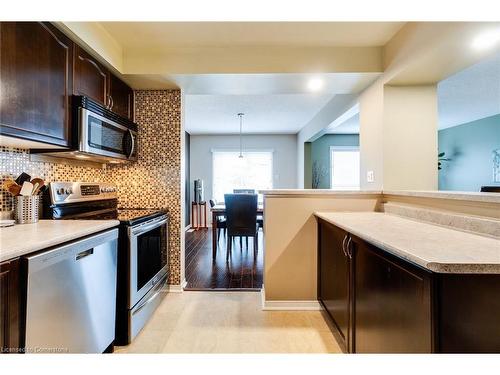 398 Sienna Crescent, Kitchener, ON - Indoor Photo Showing Kitchen