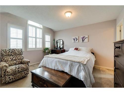 398 Sienna Crescent, Kitchener, ON - Indoor Photo Showing Bedroom