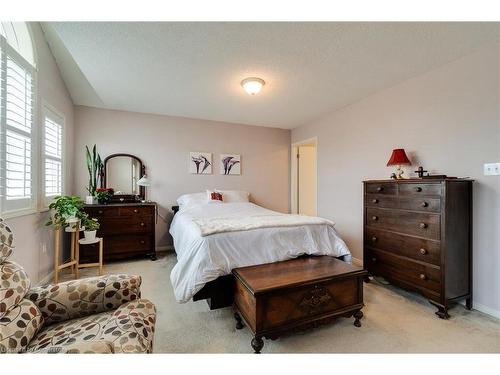 398 Sienna Crescent, Kitchener, ON - Indoor Photo Showing Bedroom