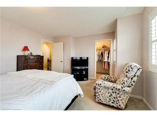 398 Sienna Crescent, Kitchener, ON - Indoor Photo Showing Bedroom