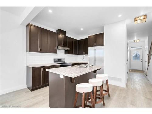 8-278 Hunter Street, Woodstock, ON - Indoor Photo Showing Kitchen