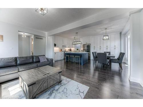 280 Chokecherry Crescent, Waterloo, ON - Indoor Photo Showing Living Room