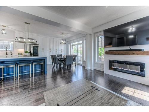 280 Chokecherry Crescent, Waterloo, ON - Indoor Photo Showing Living Room With Fireplace