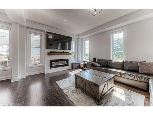 280 Chokecherry Crescent, Waterloo, ON - Indoor Photo Showing Living Room With Fireplace