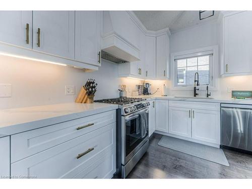 280 Chokecherry Crescent, Waterloo, ON - Indoor Photo Showing Kitchen With Stainless Steel Kitchen With Upgraded Kitchen