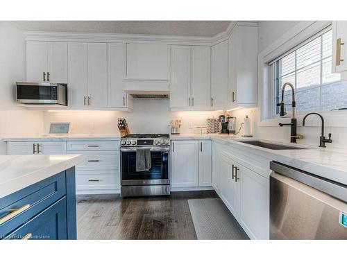 280 Chokecherry Crescent, Waterloo, ON - Indoor Photo Showing Kitchen With Stainless Steel Kitchen With Upgraded Kitchen