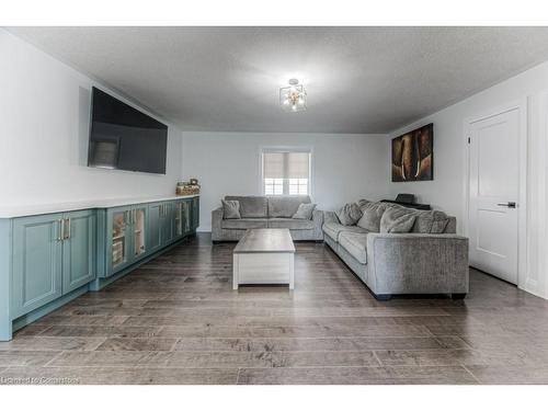 280 Chokecherry Crescent, Waterloo, ON - Indoor Photo Showing Living Room