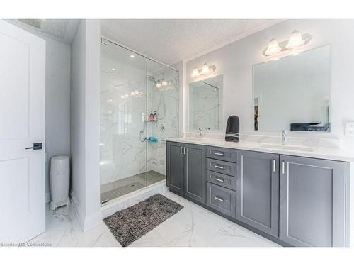 280 Chokecherry Crescent, Waterloo, ON - Indoor Photo Showing Bathroom