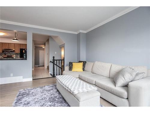 1-505 Oakvale Drive, Waterloo, ON - Indoor Photo Showing Living Room