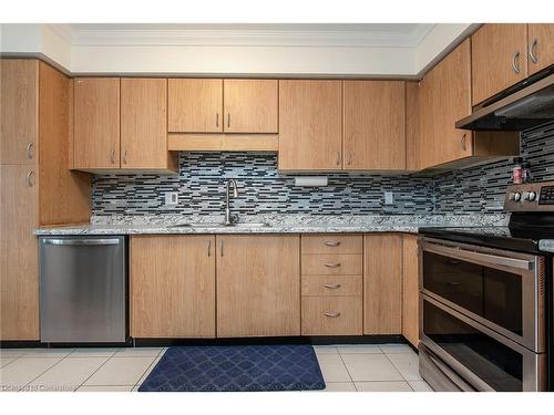 1-505 Oakvale Drive, Waterloo, ON - Indoor Photo Showing Kitchen