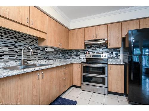 1-505 Oakvale Drive, Waterloo, ON - Indoor Photo Showing Kitchen With Double Sink