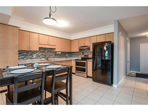 1-505 Oakvale Drive, Waterloo, ON - Indoor Photo Showing Kitchen