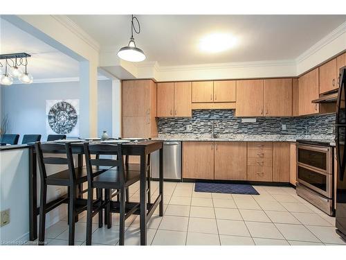 1-505 Oakvale Drive, Waterloo, ON - Indoor Photo Showing Kitchen