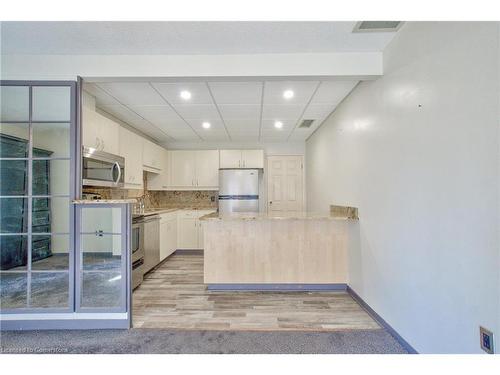 103-10 Ellen Street E, Kitchener, ON - Indoor Photo Showing Kitchen