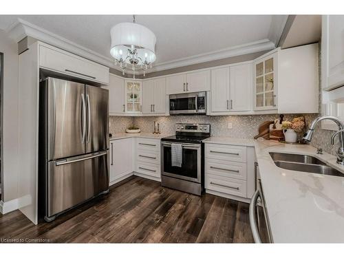 517 Peach Blossom Court, Kitchener, ON - Indoor Photo Showing Kitchen With Double Sink