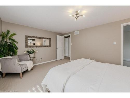 517 Peach Blossom Court, Kitchener, ON - Indoor Photo Showing Bedroom