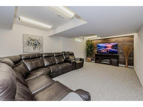 517 Peach Blossom Court, Kitchener, ON - Indoor Photo Showing Living Room