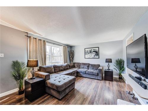 16-235 Ferguson Avenue, Cambridge, ON - Indoor Photo Showing Living Room