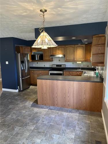 70 Sioux Crescent, Woodstock, ON - Indoor Photo Showing Kitchen