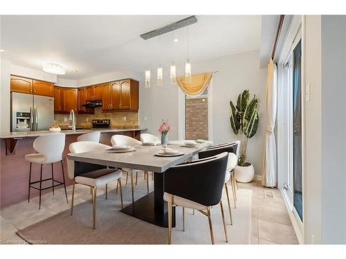 142 Emick Drive, Hamilton, ON - Indoor Photo Showing Dining Room