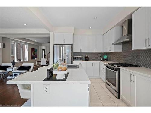 42 Gloria Street, Kitchener, ON - Indoor Photo Showing Kitchen With Double Sink With Upgraded Kitchen