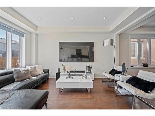 42 Gloria Street, Kitchener, ON - Indoor Photo Showing Living Room