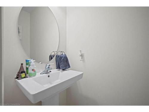 42 Gloria Street, Kitchener, ON - Indoor Photo Showing Bathroom