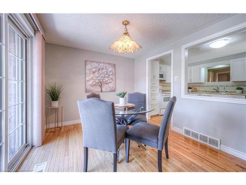 13-192 Alpine Road, Kitchener, ON - Indoor Photo Showing Dining Room