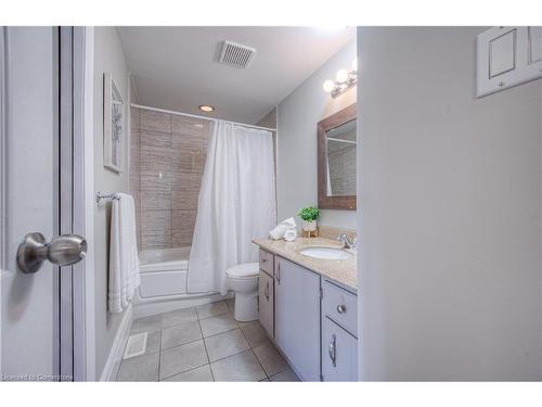 13-192 Alpine Road, Kitchener, ON - Indoor Photo Showing Bathroom