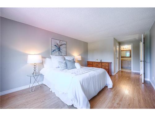 13-192 Alpine Road, Kitchener, ON - Indoor Photo Showing Bedroom