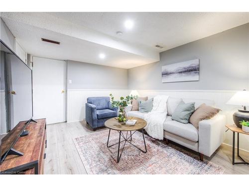 13-192 Alpine Road, Kitchener, ON - Indoor Photo Showing Living Room