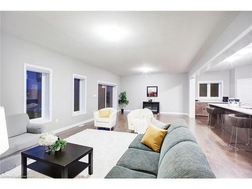 61 Broadacre Drive, Kitchener, ON - Indoor Photo Showing Living Room