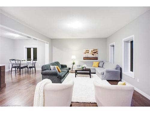 61 Broadacre Drive, Kitchener, ON - Indoor Photo Showing Living Room