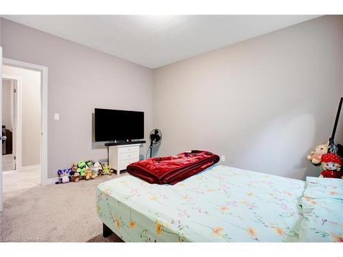 61 Broadacre Drive, Kitchener, ON - Indoor Photo Showing Bedroom