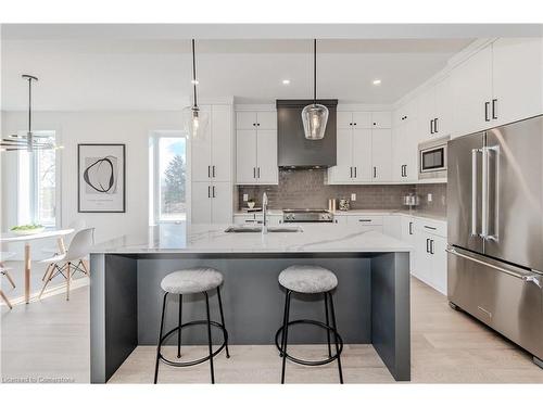 38 Walker Road, Ingersoll, ON - Indoor Photo Showing Kitchen With Stainless Steel Kitchen With Upgraded Kitchen