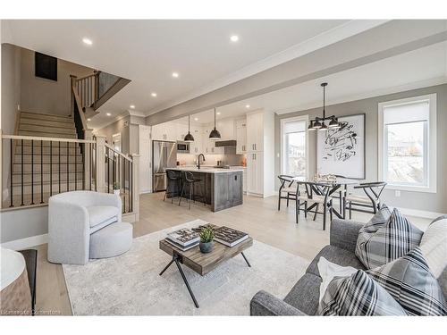 66 Walker Road, Ingersoll, ON - Indoor Photo Showing Living Room