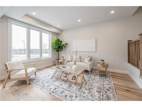 66 Walker Road, Ingersoll, ON - Indoor Photo Showing Living Room