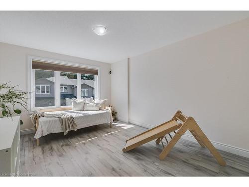 20-61 Vienna Road, Tillsonburg, ON - Indoor Photo Showing Bedroom