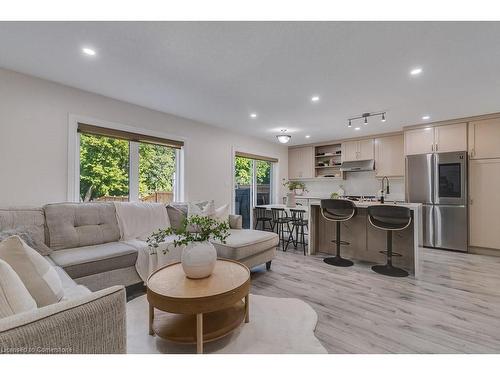 20-61 Vienna Road, Tillsonburg, ON - Indoor Photo Showing Living Room