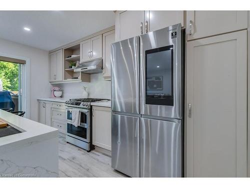 20-61 Vienna Road, Tillsonburg, ON - Indoor Photo Showing Kitchen With Stainless Steel Kitchen With Upgraded Kitchen