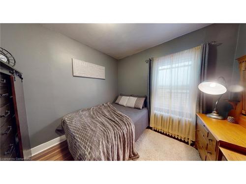 25 Beverly Street, Cambridge, ON - Indoor Photo Showing Bedroom