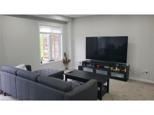 226 Maitland Street, Kitchener, ON - Indoor Photo Showing Living Room