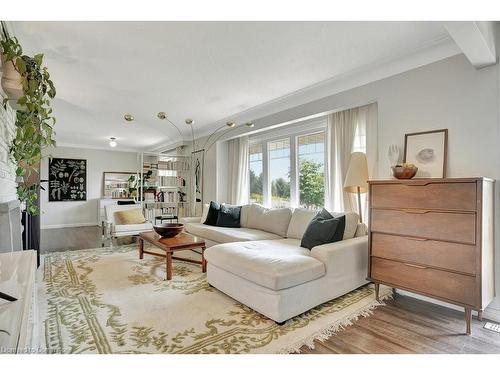 50 Jerseyville Road, Brantford, ON - Indoor Photo Showing Living Room