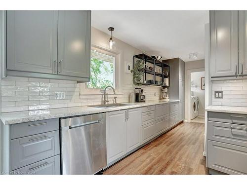 50 Jerseyville Road, Brantford, ON - Indoor Photo Showing Kitchen With Upgraded Kitchen