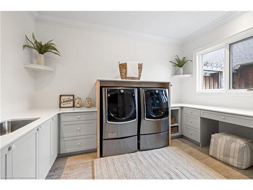 1992 Kilgorman Way, London, ON - Indoor Photo Showing Laundry Room