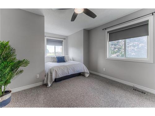 1-20 Westmount Road W, Kitchener, ON - Indoor Photo Showing Bedroom