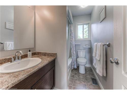 1-20 Westmount Road W, Kitchener, ON - Indoor Photo Showing Bathroom