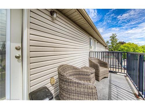 1-20 Westmount Road W, Kitchener, ON - Outdoor With Exterior