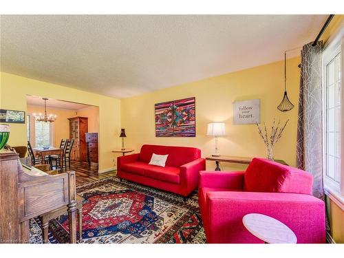 275 Canterbury Drive, Waterloo, ON - Indoor Photo Showing Living Room